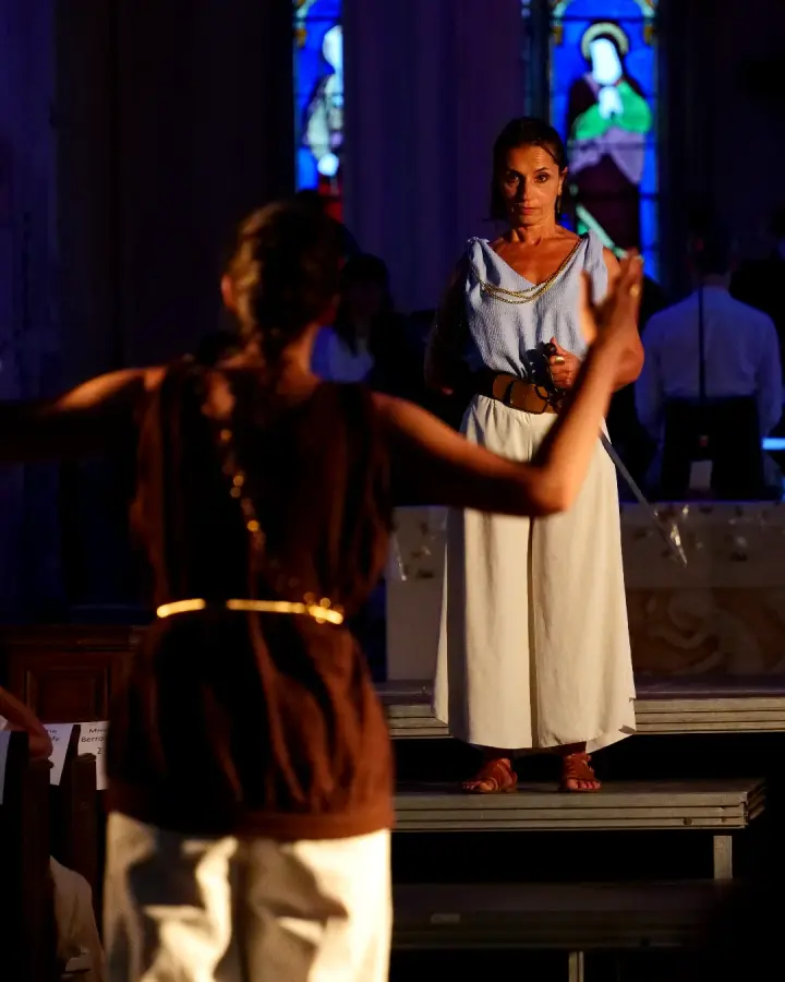 Scène du spectacle « Hippolyte et Antiope », église de Ouanne (Yonne)