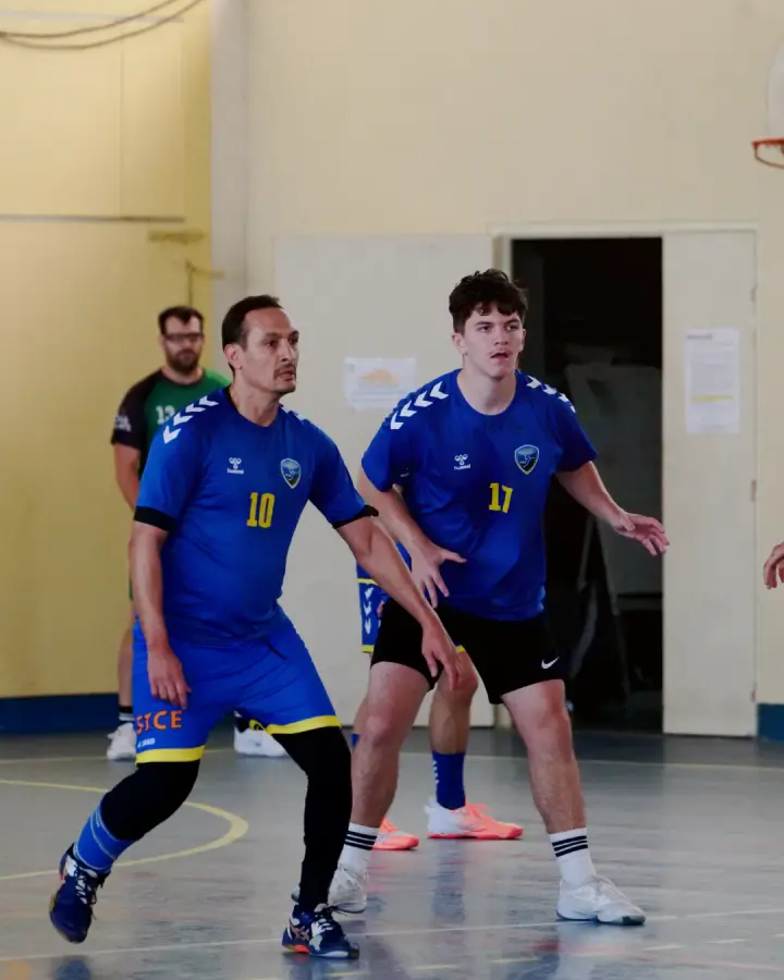 Match de handball du CL Marsannay, Marsannay-la-Côte : deux joueurs en défense